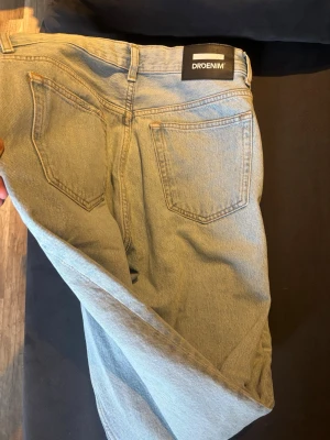 Snygga loose fit jeans  - Köpta för 799, Använda en gång, jag säljer för att de inte passar längre