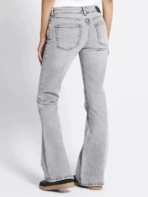 Grå bootcut jeans från lager 157 - Säljer ett par ljusgråa jeans från Lager 157 med bootcut passform. Aldrig andvänt dom ( för små )