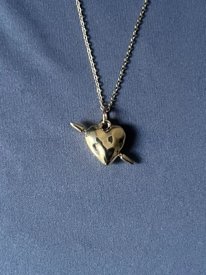 Tuvstarr's Heart - Maria Nilsdotter Inspired Necklace - 40 - 45 cm. Rost & nickel-fri