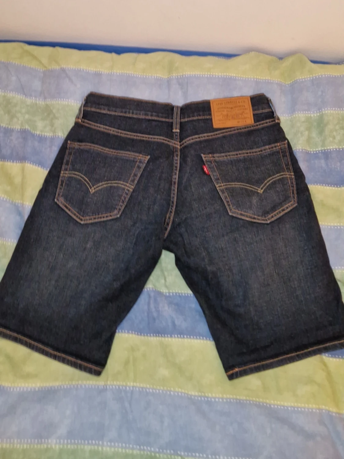 Levi's mörkblå jeansshorts - 1