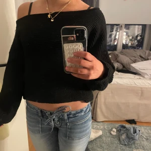 Svart stickad tröja - Säljer min stickade svarta tröja. För mer info skriv till mig privat