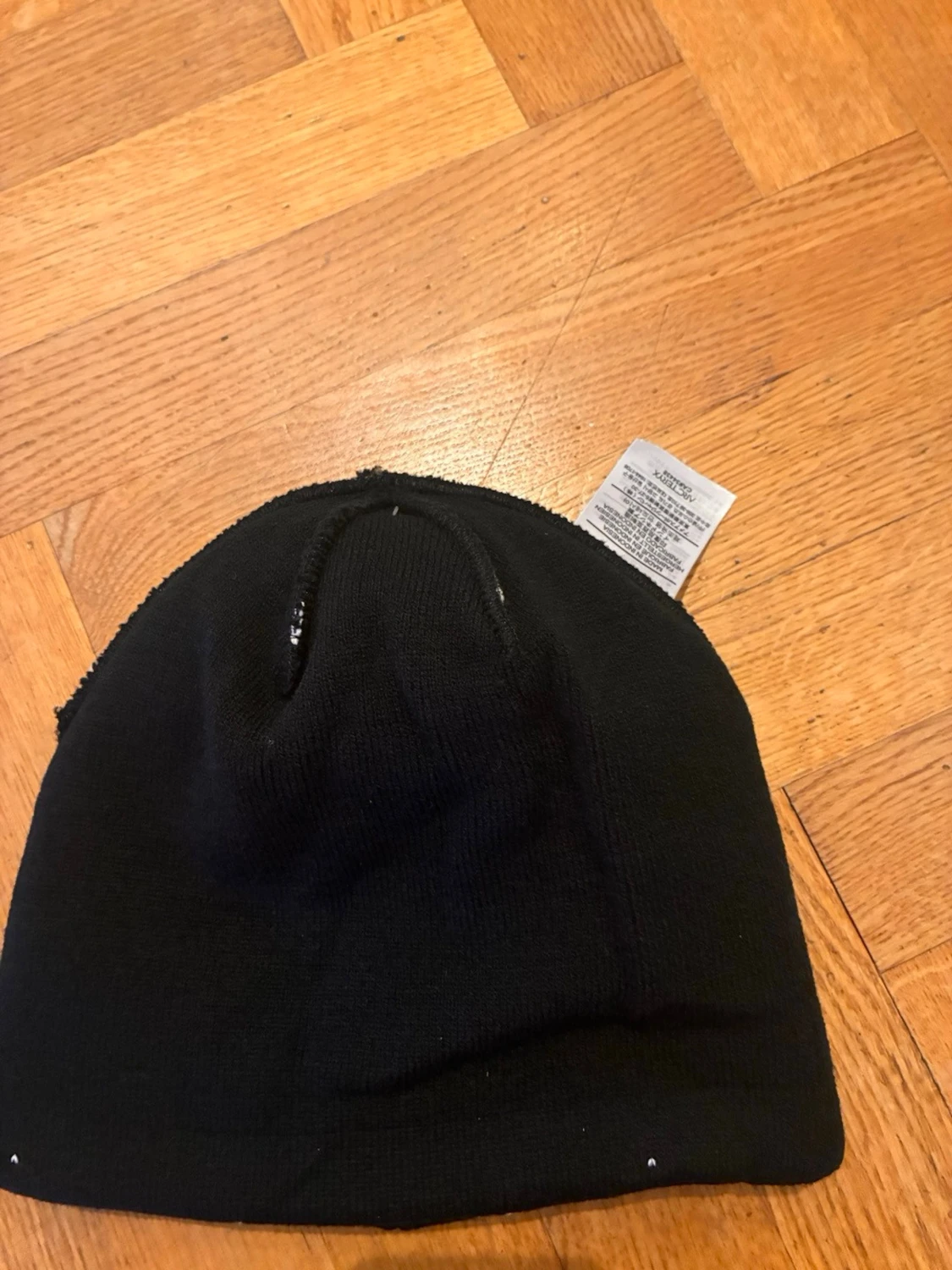 Svart och vit mössa från Arc'teryx - 2