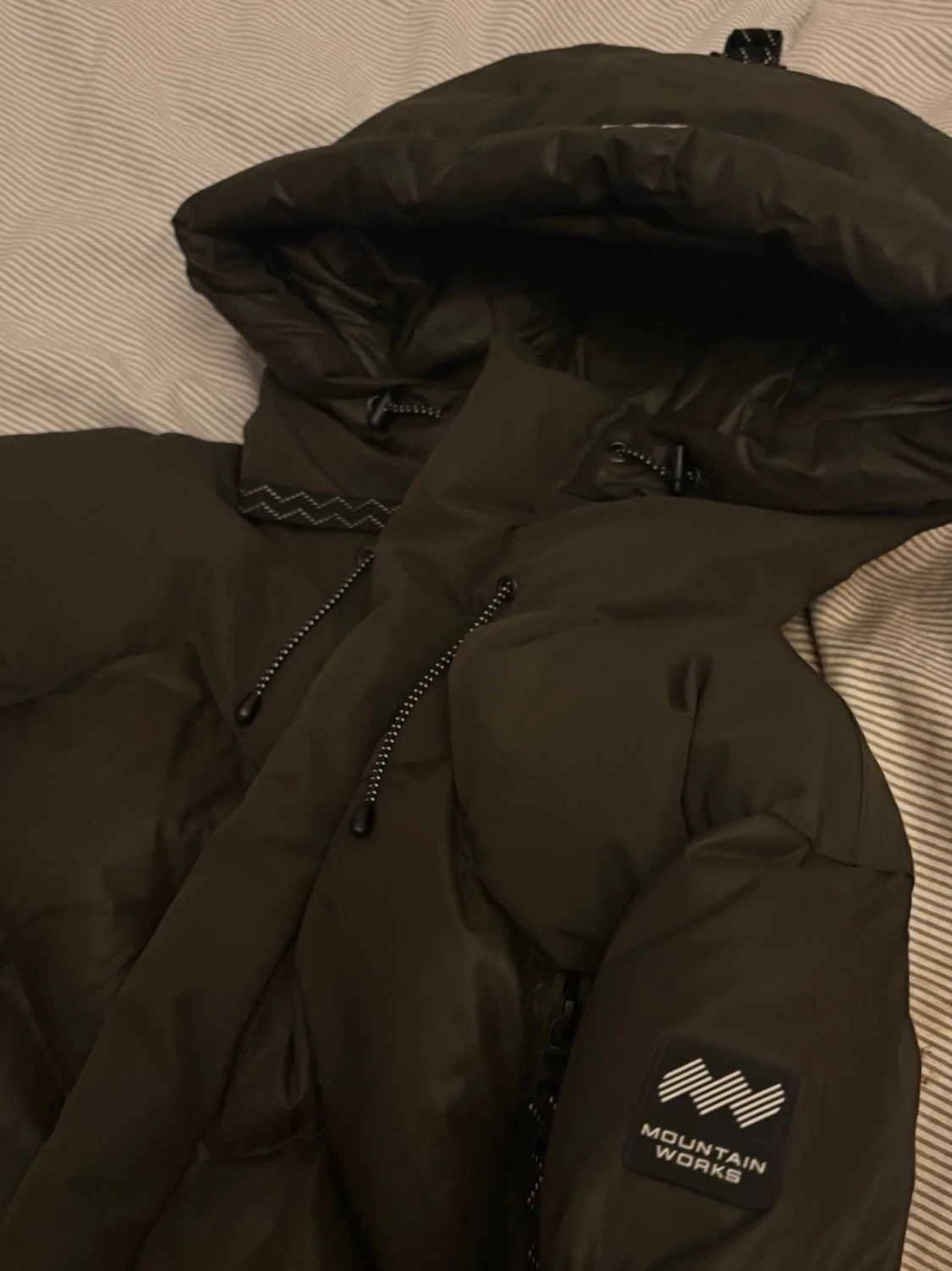 Mörkgrön/gråish pufferjacka Mountain Works S - 1