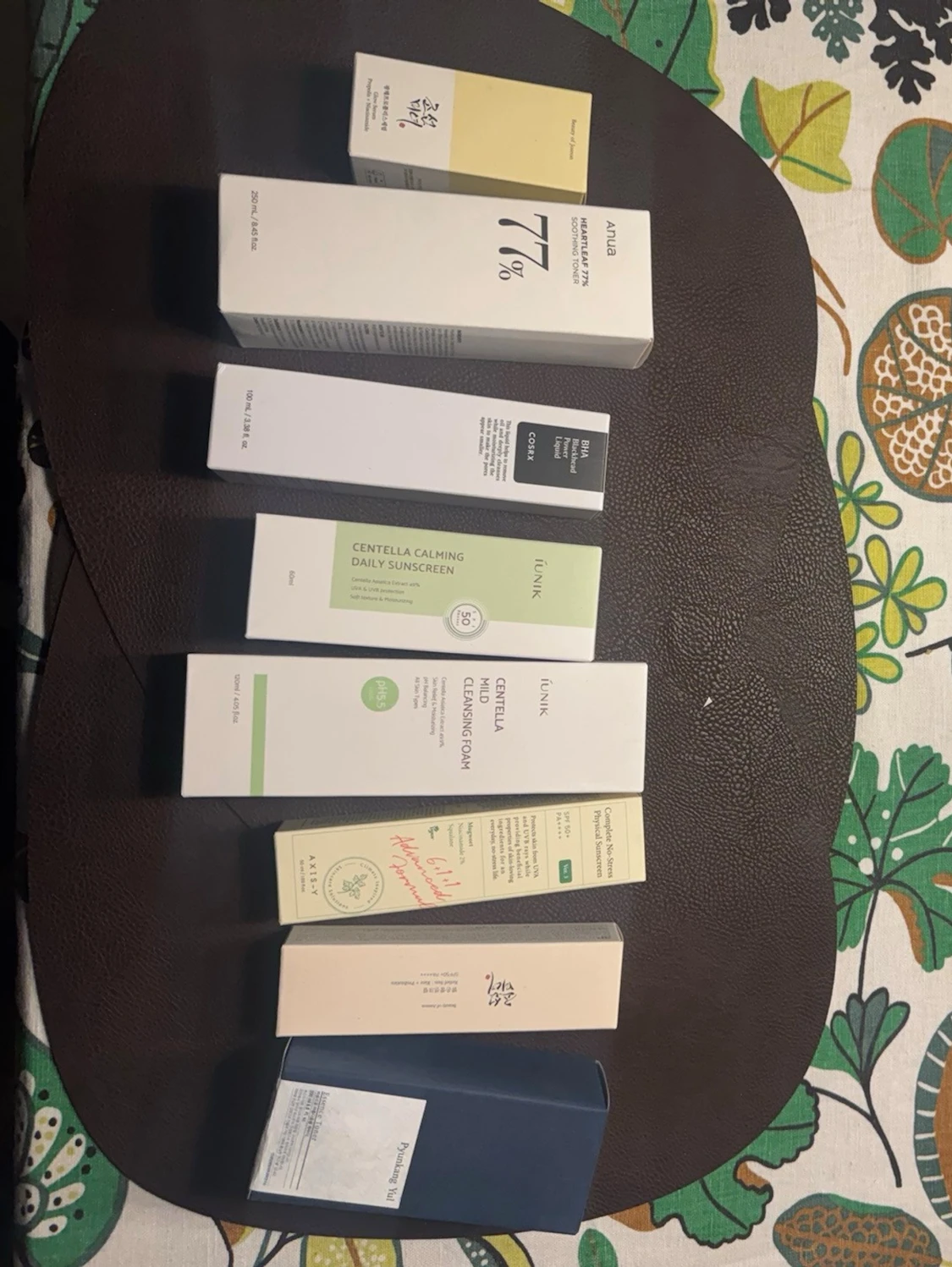 Koreanska sminkprodukter i originalförpackning - 1