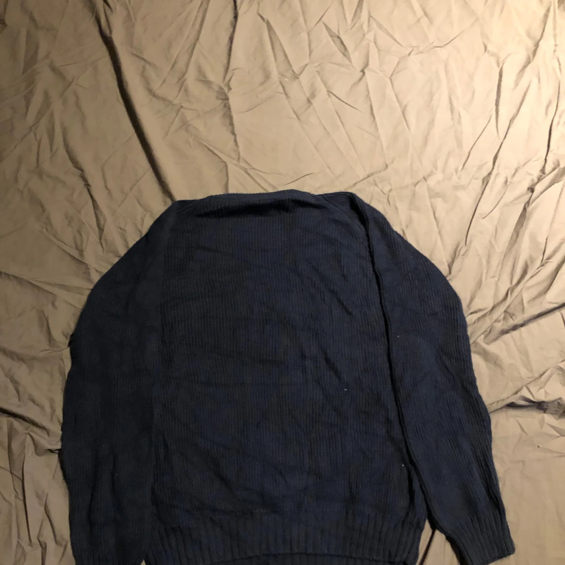 Mörkblå stickad tröja från Eddie Bauer - 2