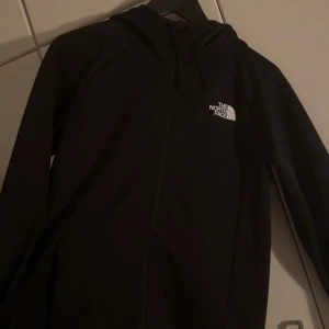 The north face hoodie - Använd 2 gånger! XS men funkar S oxå