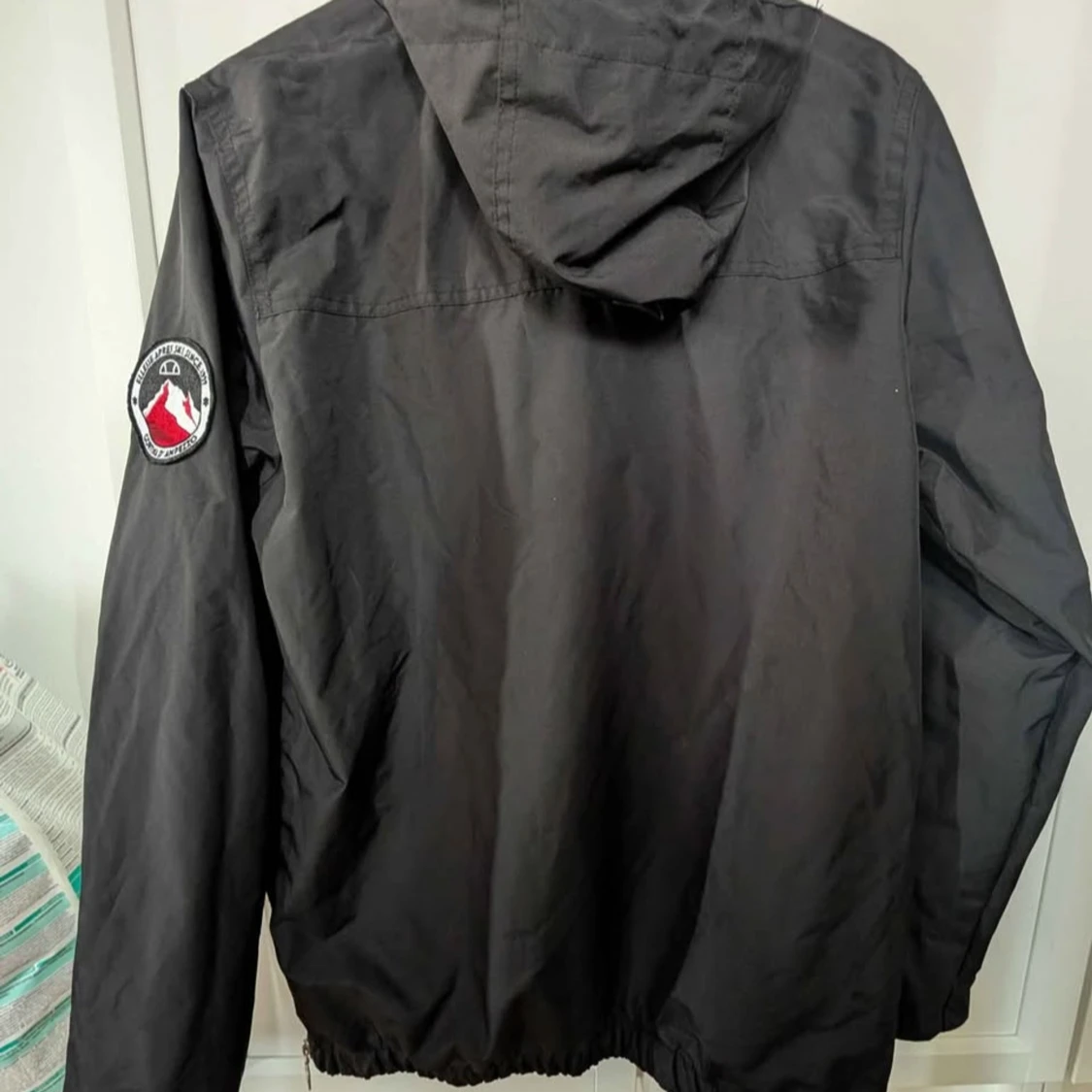 Svart vindjacka från Ellesse - 1