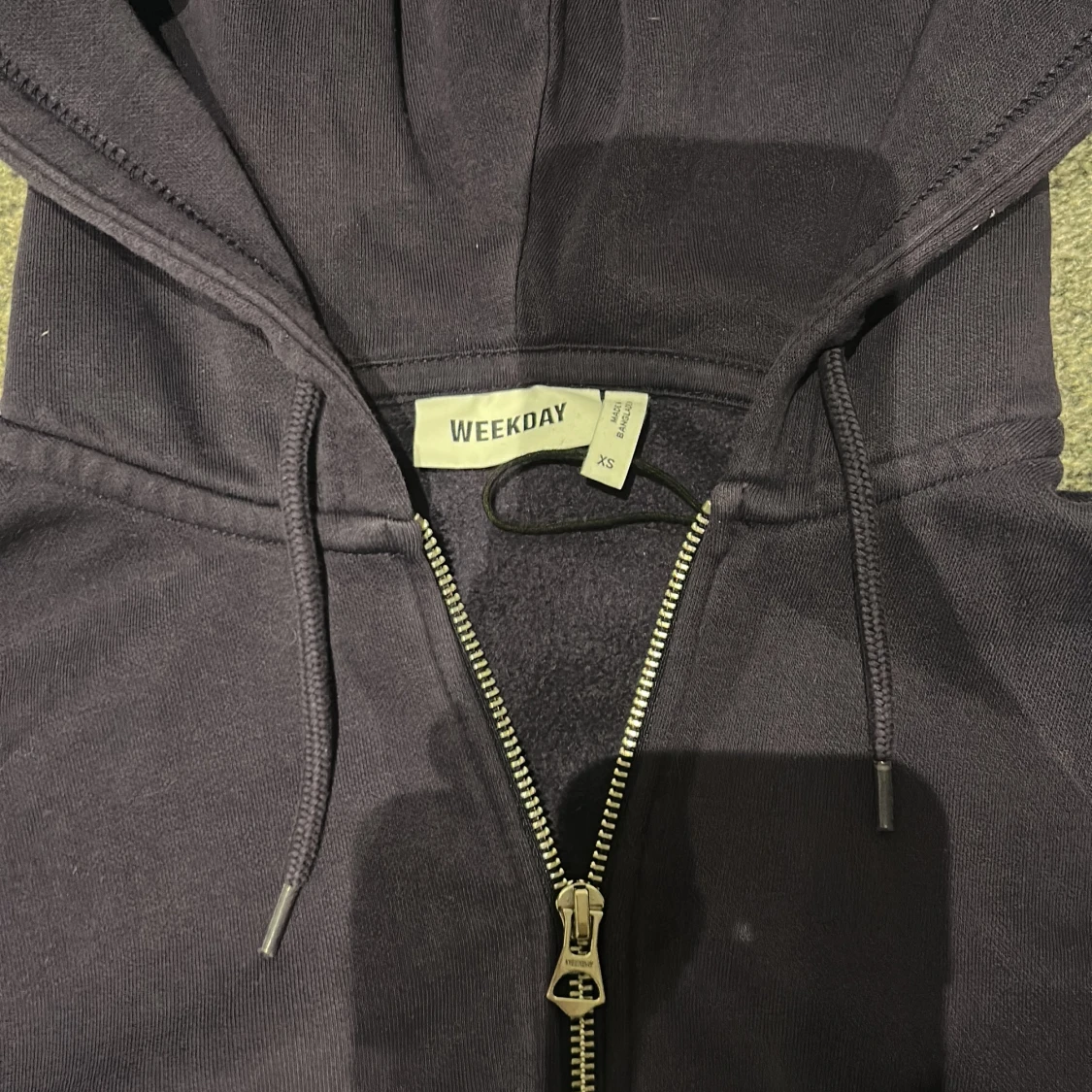 Lila hoodie från Weekday XS - 2