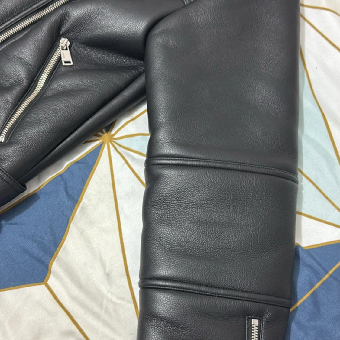 Svart teddyjacka från ONLY - 1