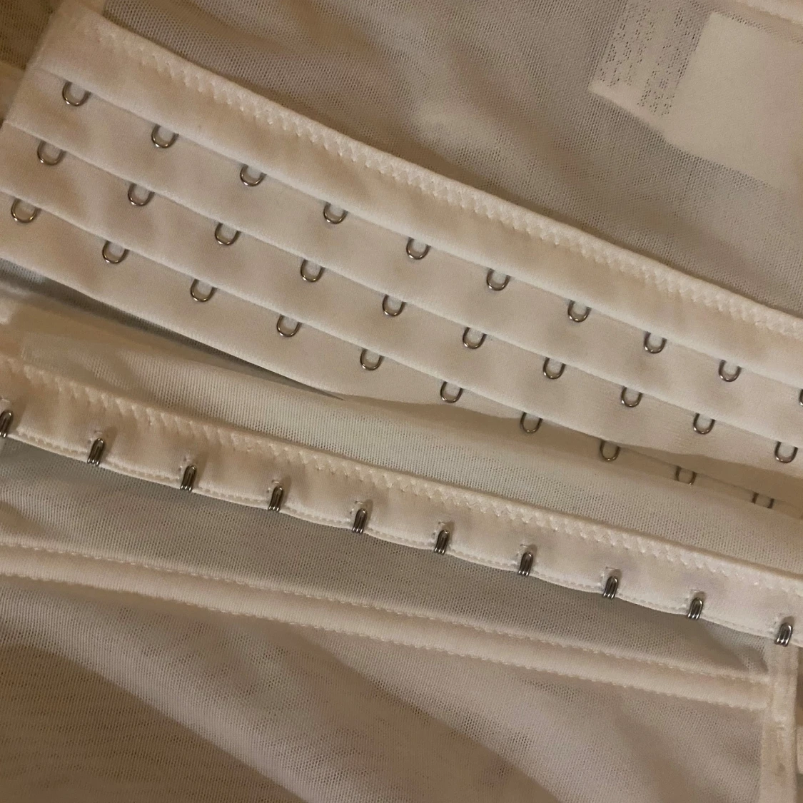 Vit spetskorsett  - 3