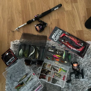 Fiske prylar  - Detta säljer jag för jag tappade intresset för fiske.. jag har fiskat i mindre än 4 månader så det e relativt nytt med fina drag som abu gracia, westin osv. Spöt är från daiwa som jag har använt max 5 gånger. Ge era prisförslag!