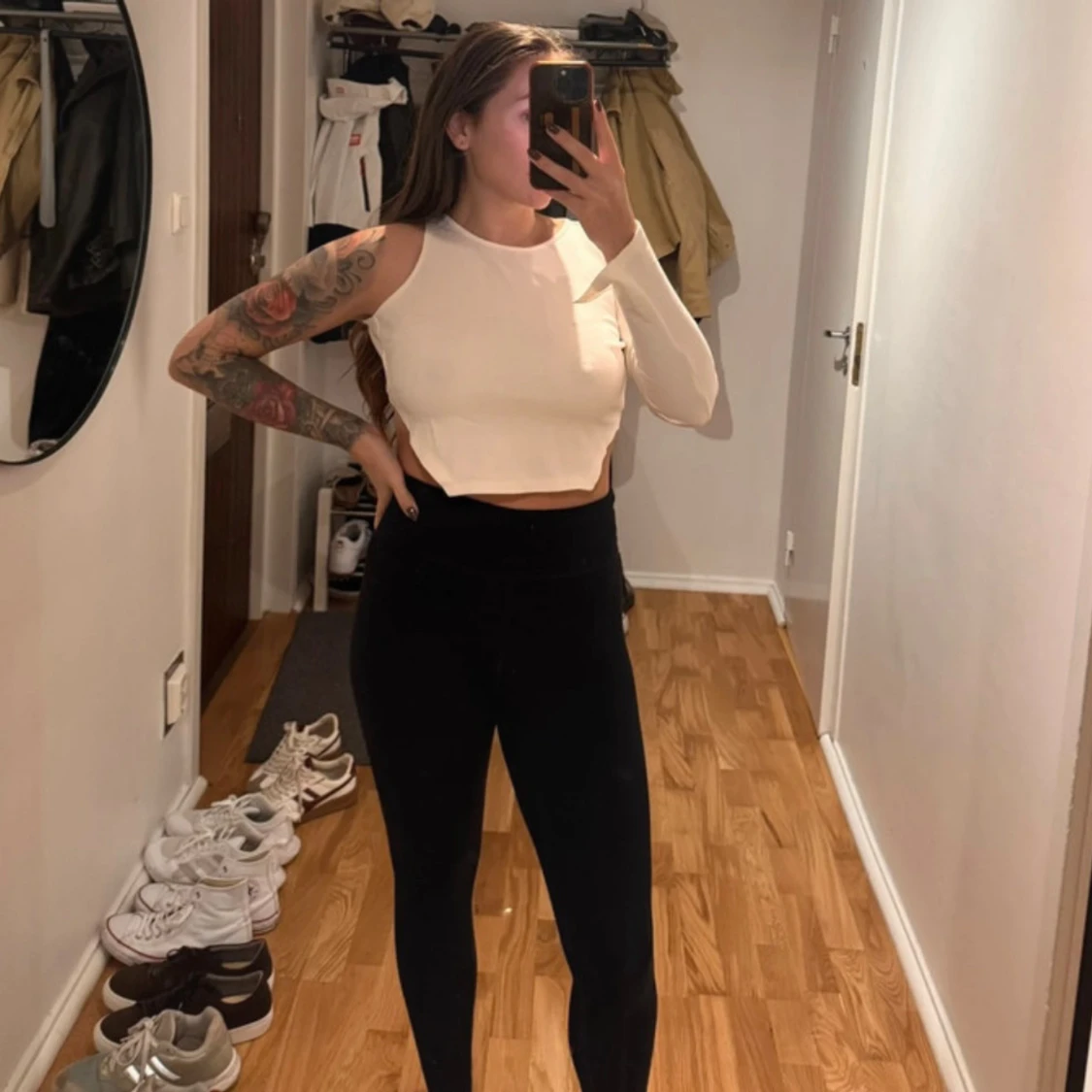 Festlig croptop med öppen rygg - 2