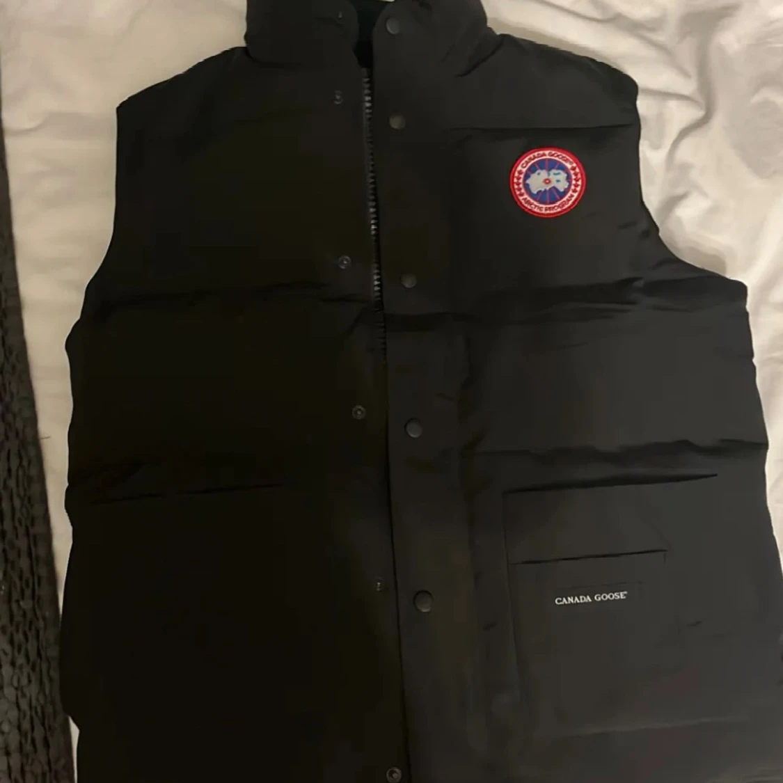 Svart dunväst från Canada Goose