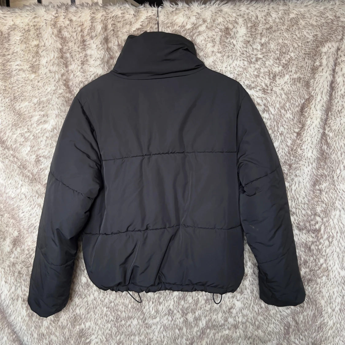 Svart pufferjacka från Gina Tricot - 2