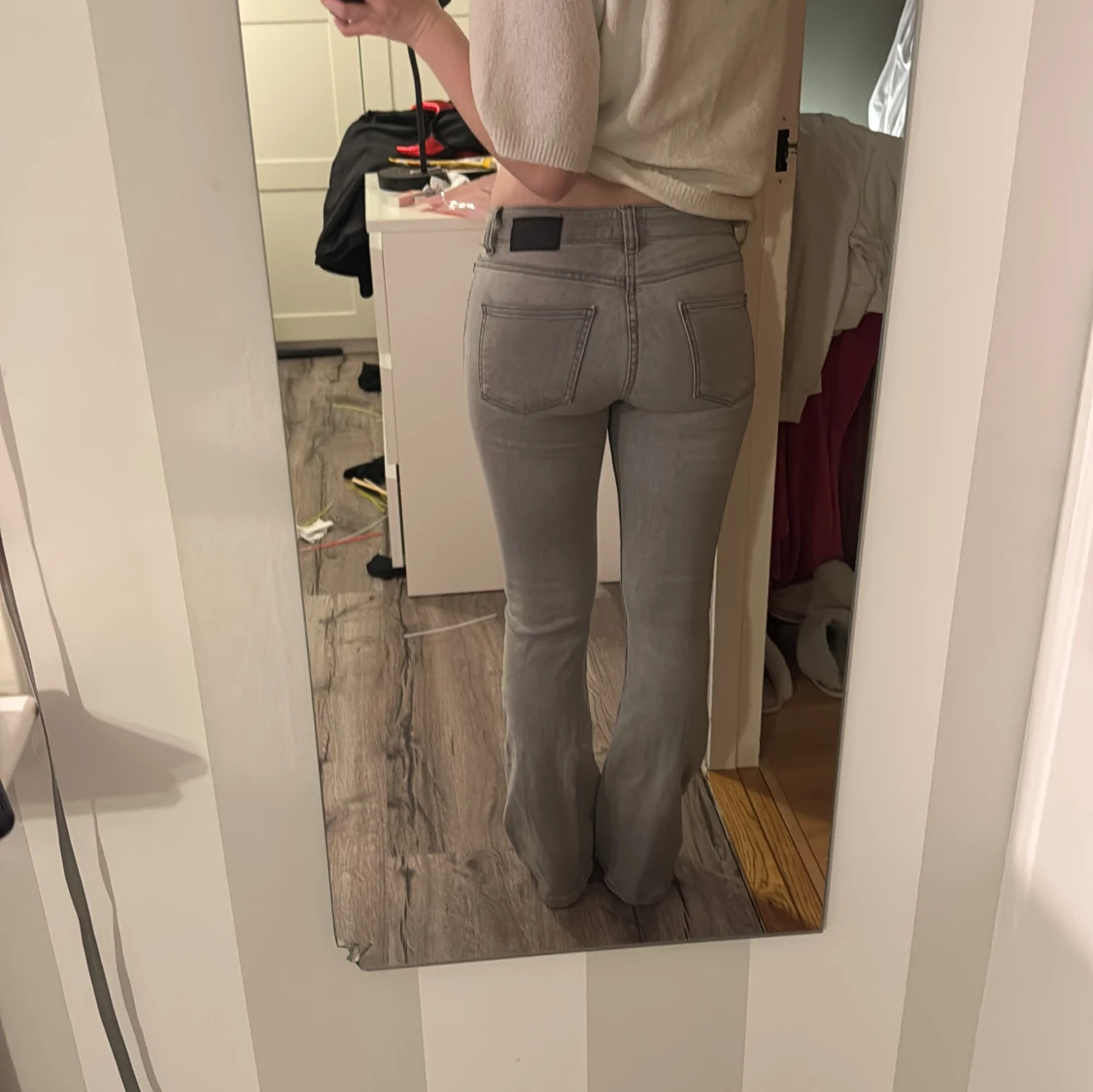 Grå bootcut jeans från 157 - 3