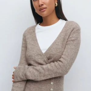 SÖKER DENNA I XS ELLER S - Söker denna tröja i storlek xs-s!! ❤️❤️