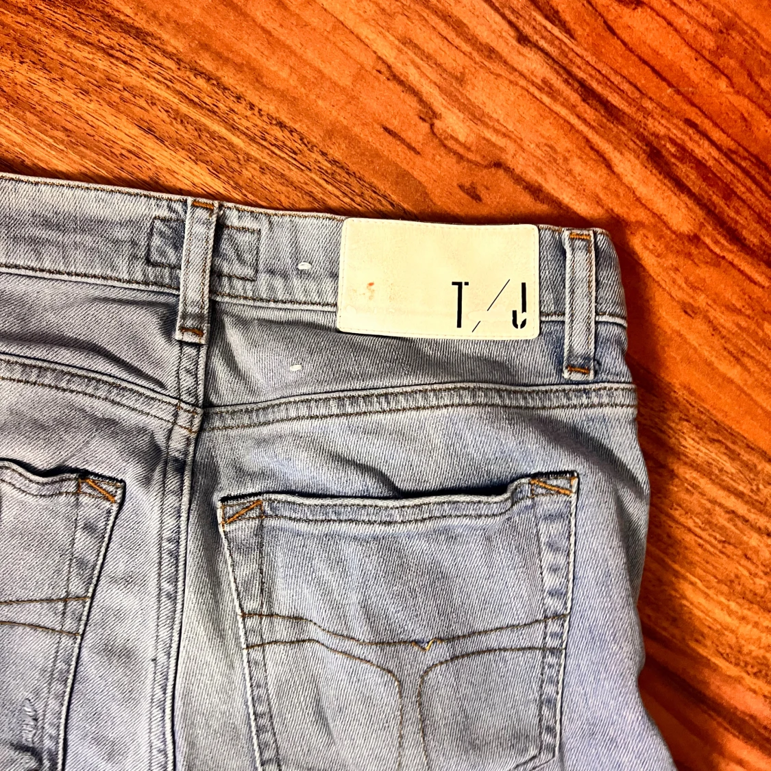 Ljusblå skinny jeans från T/J - 2