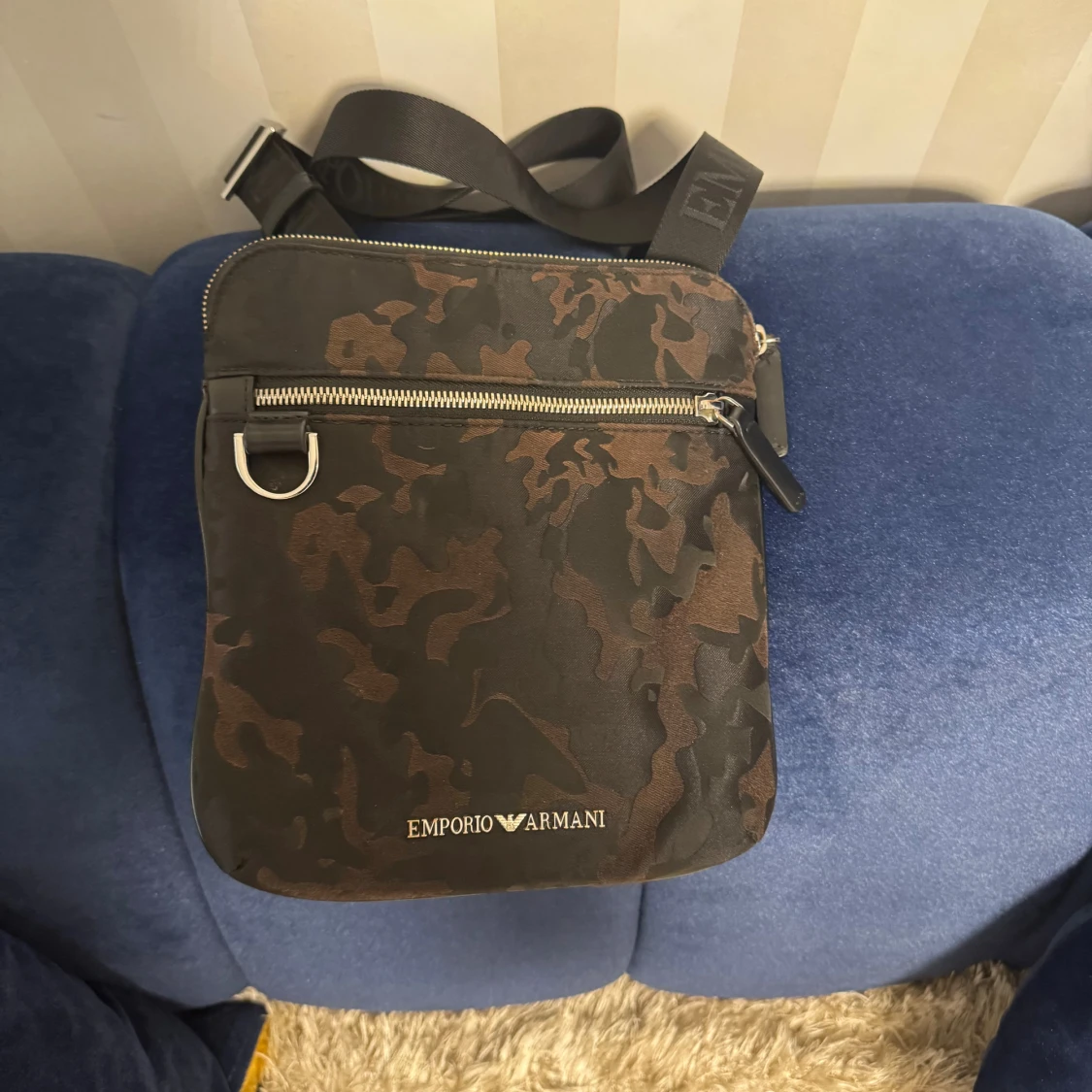 axelväska från Emporio Armani - 1