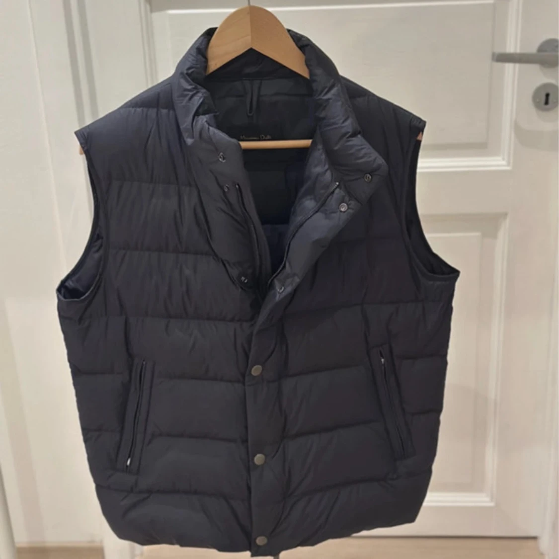 Blå dunväst från Massimo Dutti - 1