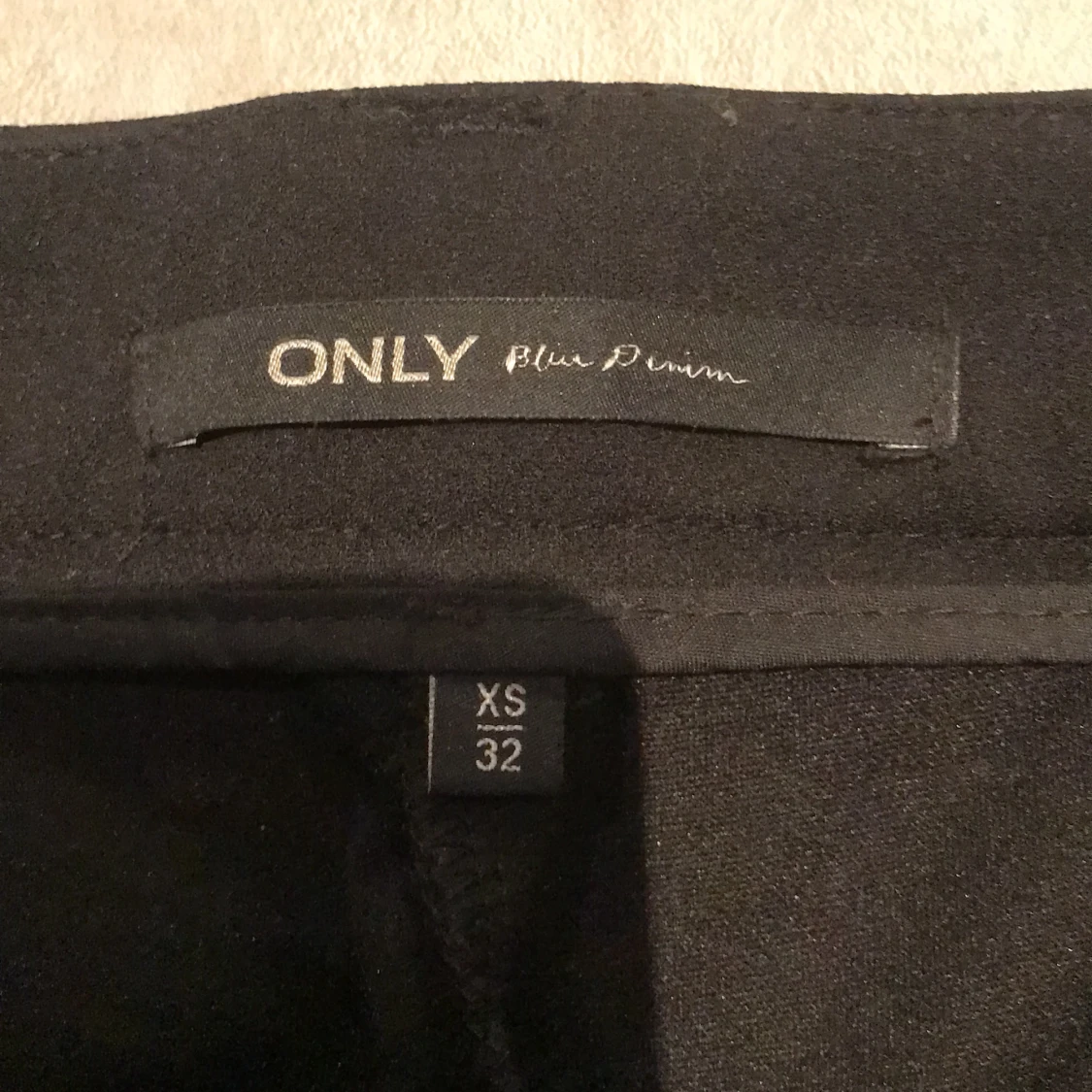 Snygga kostym byxor från only storlek XS - 90