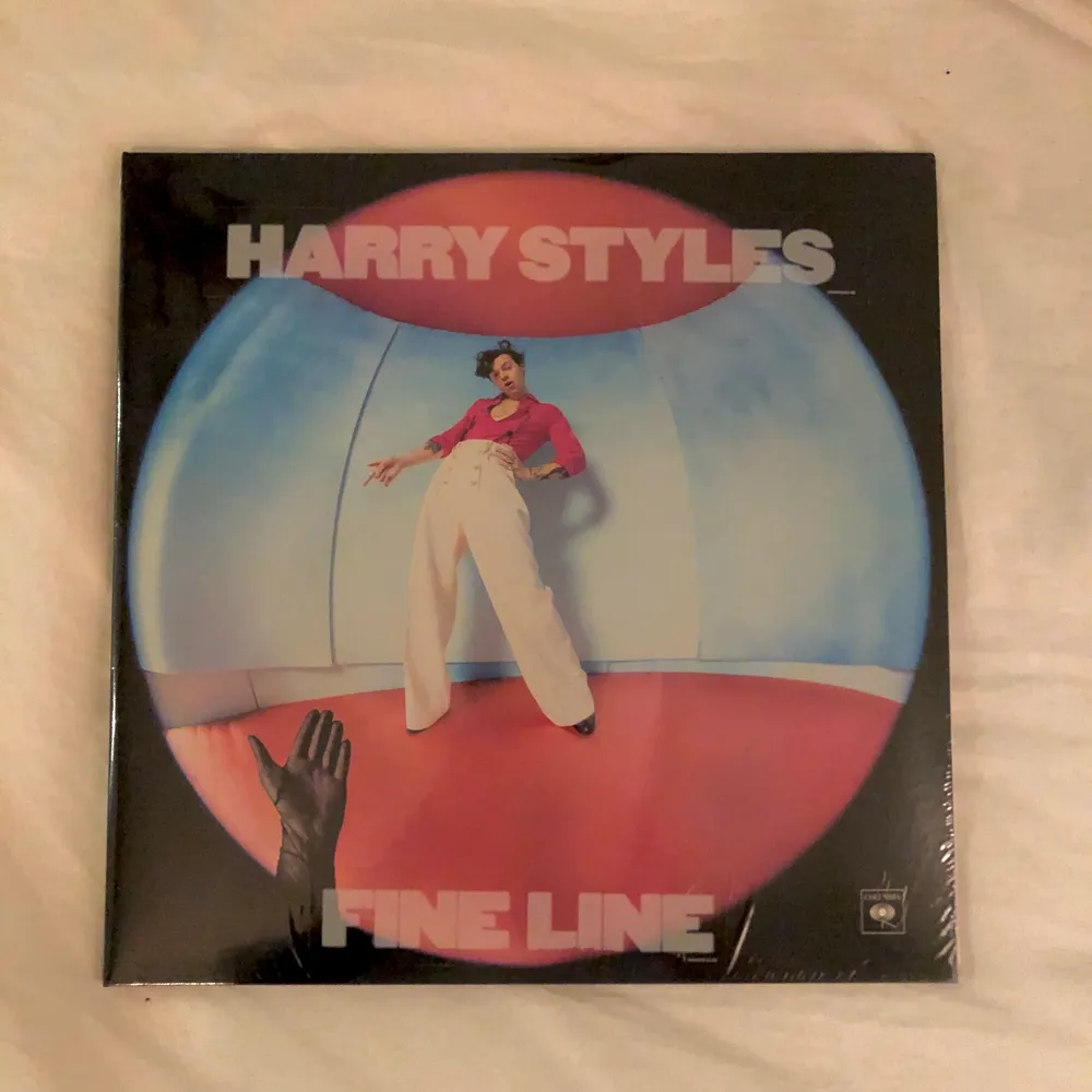 Helt ny oöppnad Harry Styles Fine Line vinylskiva. Två vinylskivor och en affisch ingår. . Övrigt.