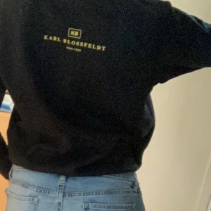 Weekday sweatshirt - Skitsnygg, från weekday