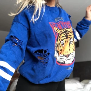 Sweatshirt ifrån gina  - Andvönd ett fåtal gånger