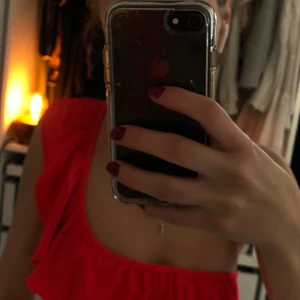 Bikinis one shoulder, 2 för 90! - Två bikinis i samma modell, one shoulder. Använda en gång var! Från hm :) båda för 90kr!hör av er vid fler bilder! Storlek xs. 