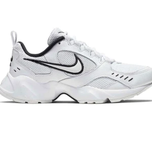 Nike Air Heights - Wmns Air Heights storlek 38, super fint skick, slutsålda nästan överallt, först till kvarn, kolla gärna in övriga annonser 😊🌸🙌