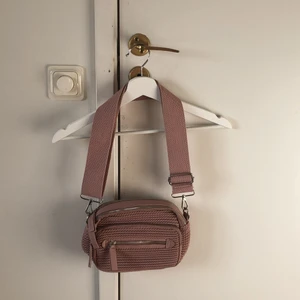 Väska - Väska den Carin Wester! Rymlig, 4 fack. Nästan aldrig kommit till användning.💕