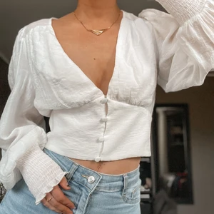 Vit Kiss The Sky topp i strl S - Väldigt snygg men säljs för den används inte.