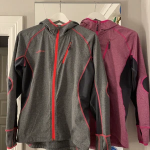 Bagheera träningströja  - Säljer två träningströjor från Bagheera i bra skick. Nypris 500kr styck. Säljer en för 120kr eller båda för 200kr. 