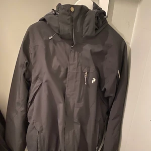 Peak performance Hipe Gore - Bra skick 8/10 Köpt förra vintern och använd cirka 5 gånger ! 