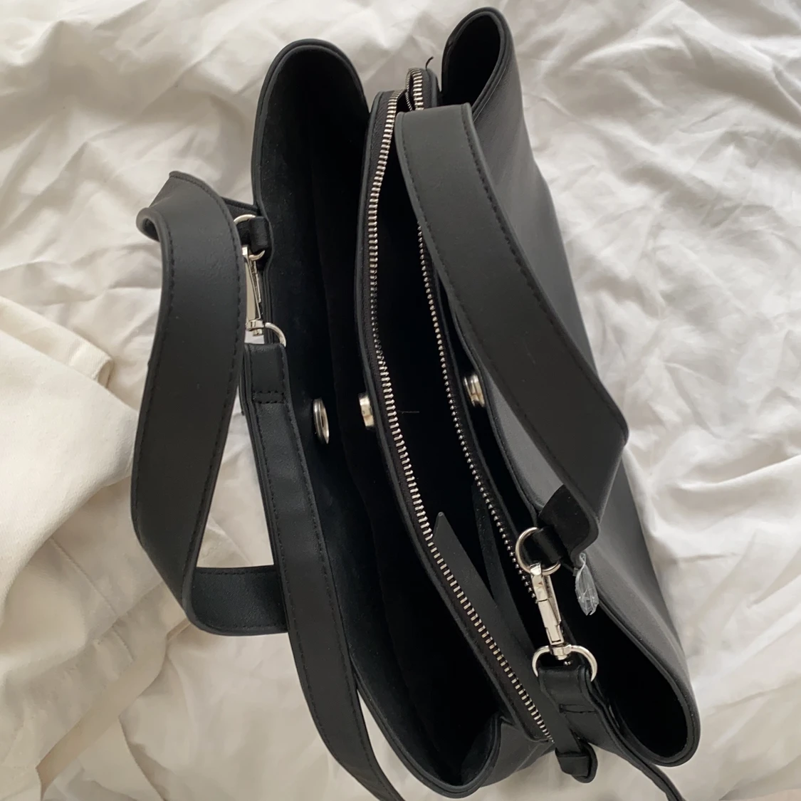 Svart Bershka väska - 90