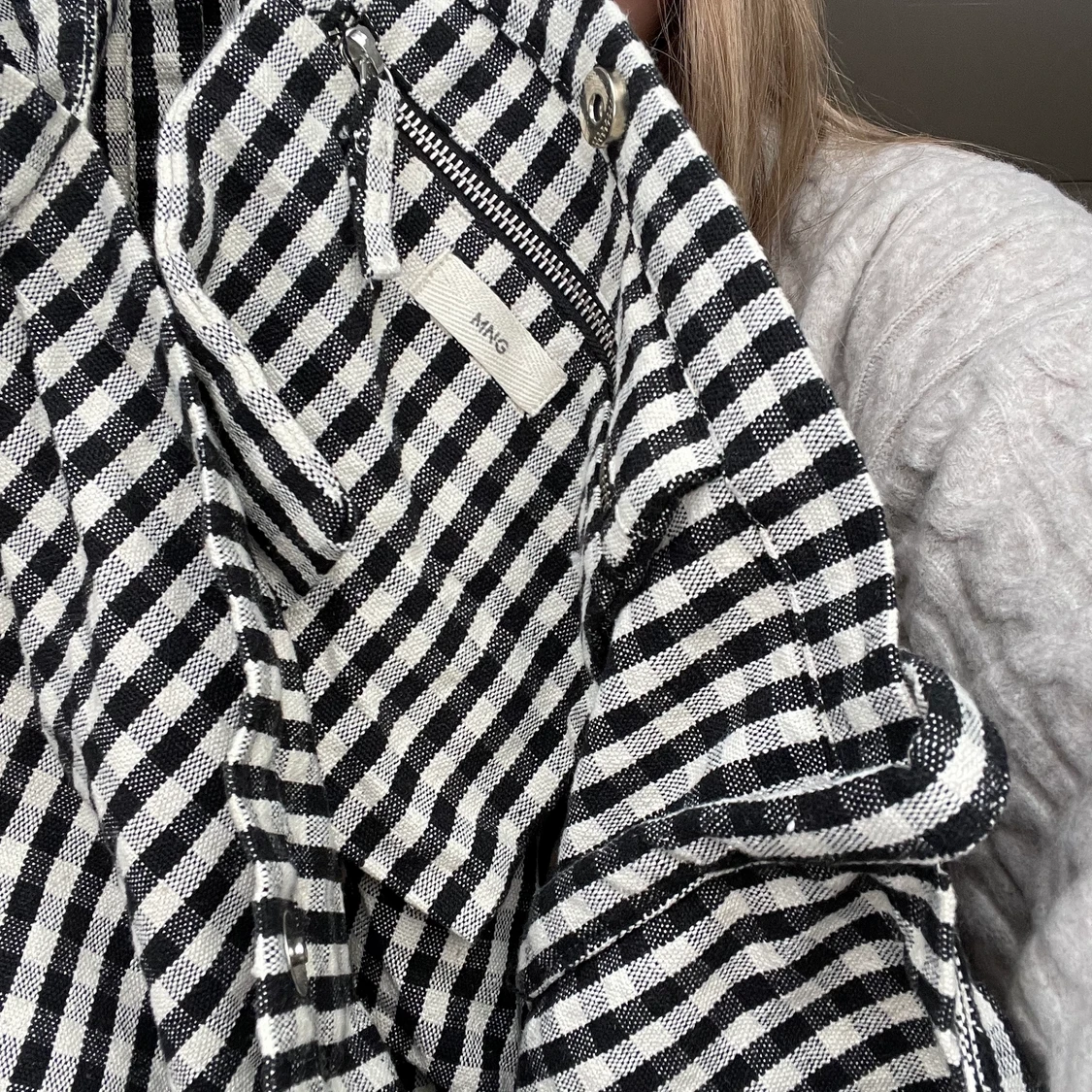 Totebag ifrån mango.  - 90