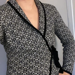 Kofta från happy Holly  - Säljs pga att den inte längre används. Fint skick