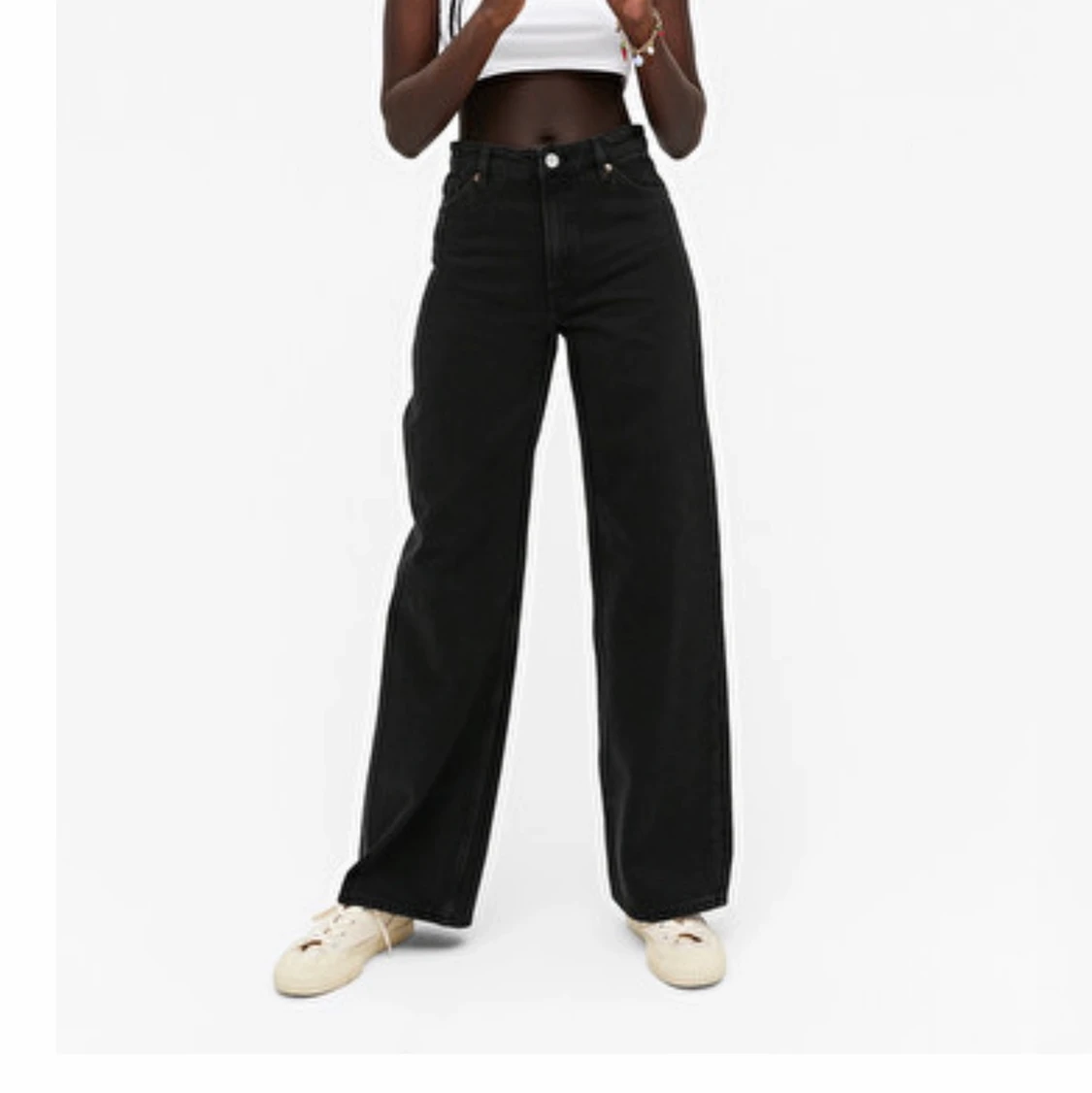 Svarta Yoko Jeans från Monki - 90