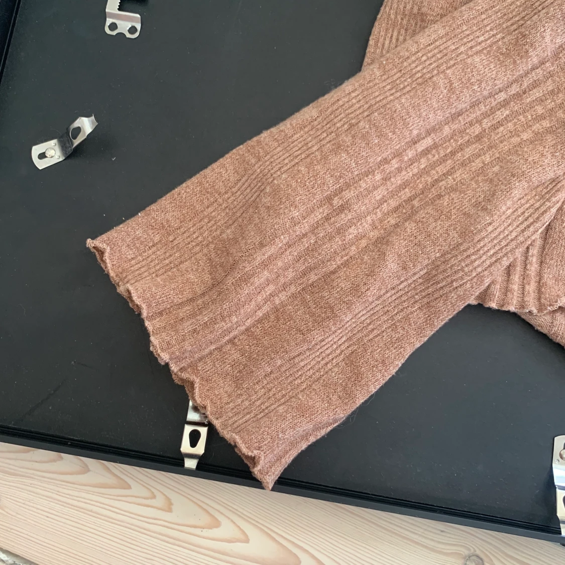 Croppad brun långärmad tröja - 91