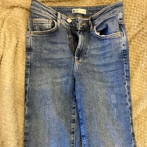 JEANS  - Jeans bootcut från gina tricot aldrig använda 