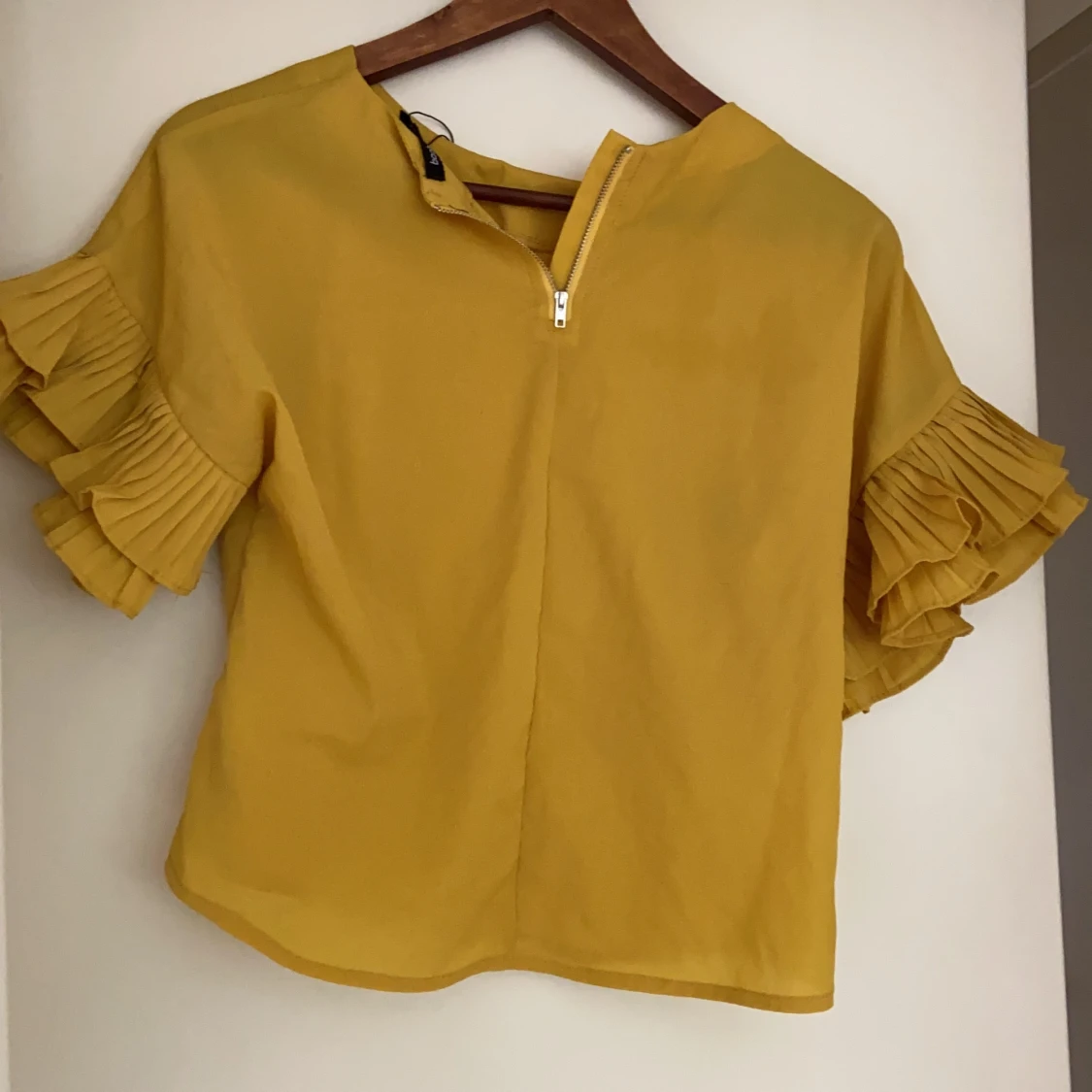 Senapsgul blus  - 91