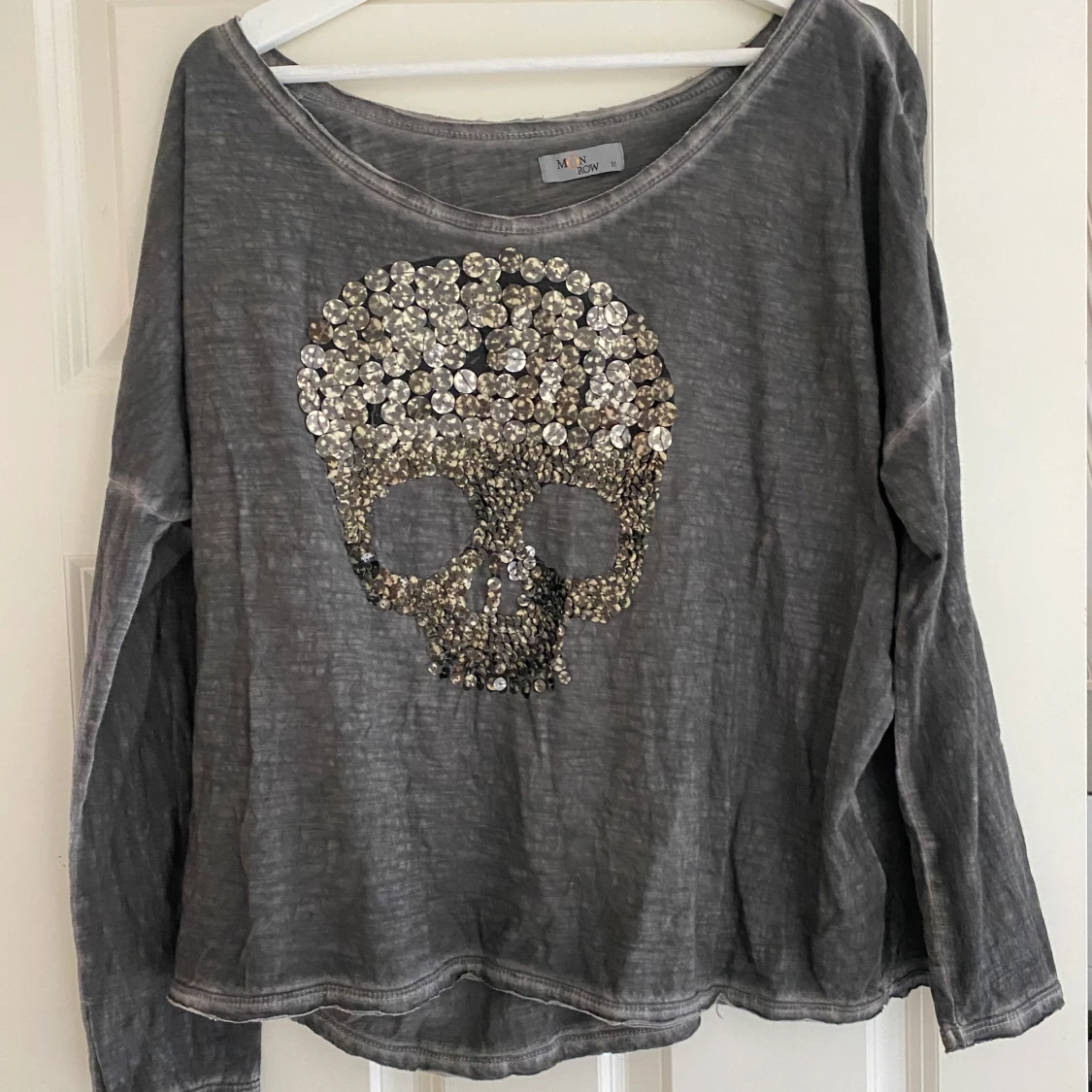 Paljett-skalle tröja  - 90