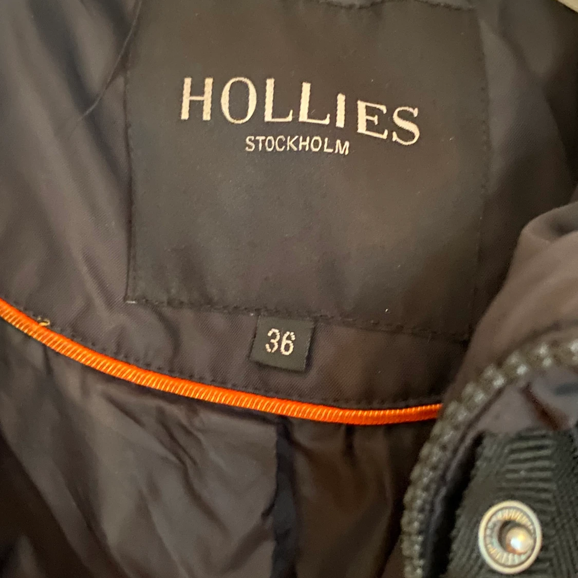 Hollies Svart - 90
