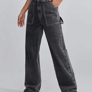 Gråa byxor - Dessa as coola byxor, bilderna är lånade då jag inte har några bilder med de på. Jag är 171 och de går över skorna! Frakt tillkommer 