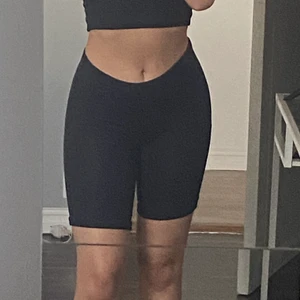 Cykelbyxor - Midwaist cykelbyxor💕Passar bra för mig som har storlek 34 💓💛💕Börja buda vid 50kr