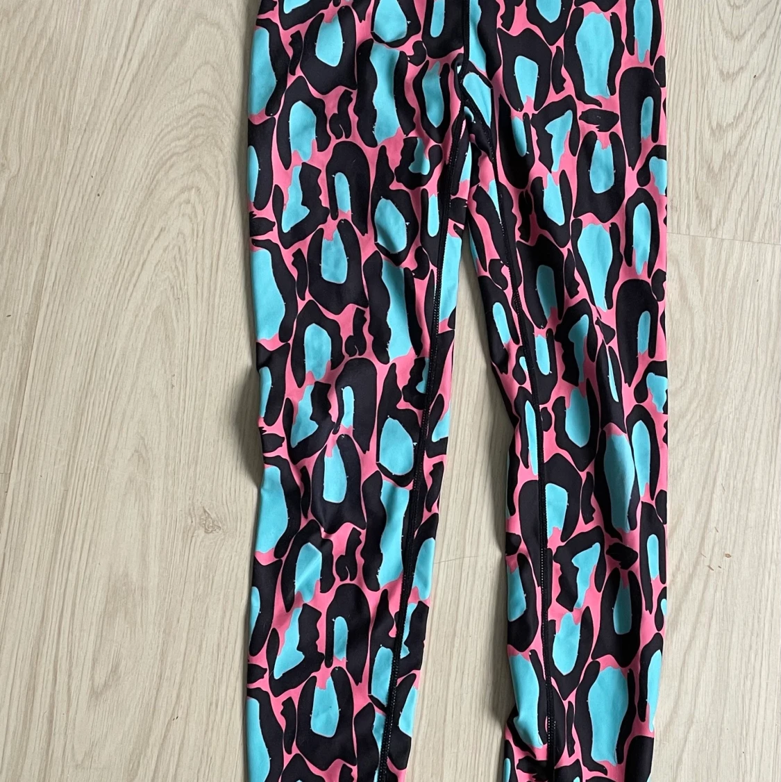 Ett per fina tränings byxor från ullared märke Niki.  - 90