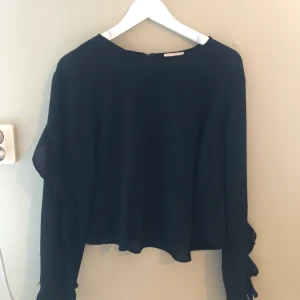 Svart blus - Blus från HM i okej skick