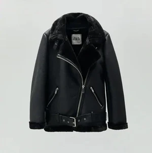 Double-faced biker jacket  - Helt ny biker jacka som jag köpte för 1,195 kr och aldrig kunnat använda :) letar efter en ny ägare som skulle ge den mycket kärlek ❤️ 