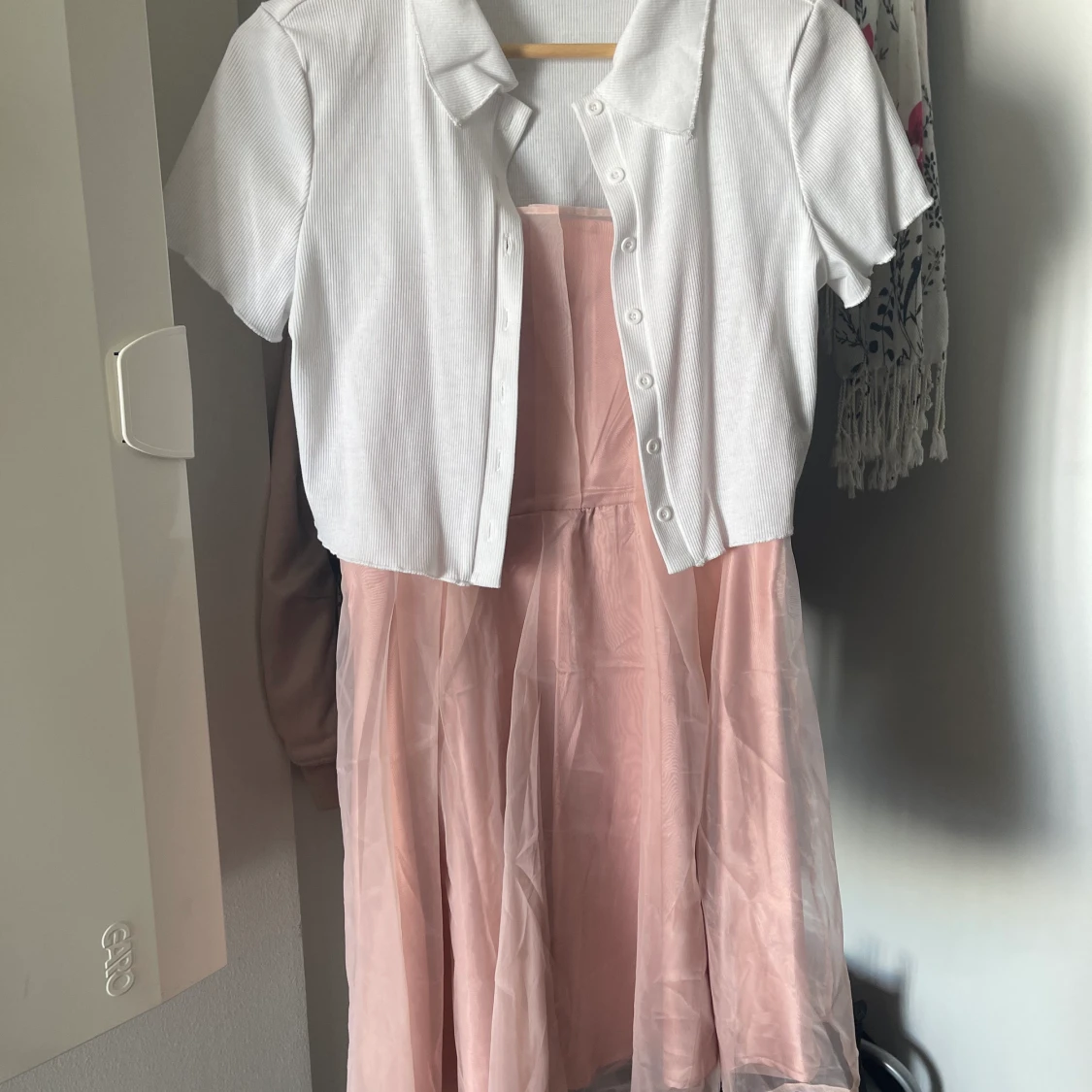Ros klänning med vit top - 91