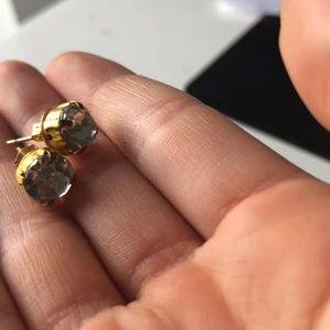 Örhängena  - Nu säljer jag dom här gette fina örhängena 