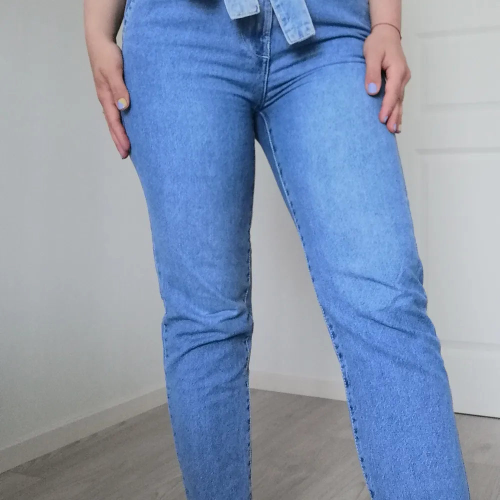 Hardly worn denims from Bershka. Size M,high rise,loose fit on the legs. Soft, comfortable no elastin. . Jeans & Byxor.